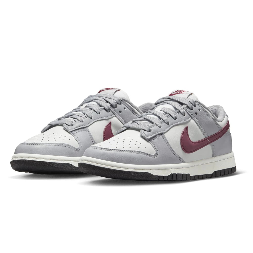 Nike Dunk Low 淡灰酒红勾 Grey White