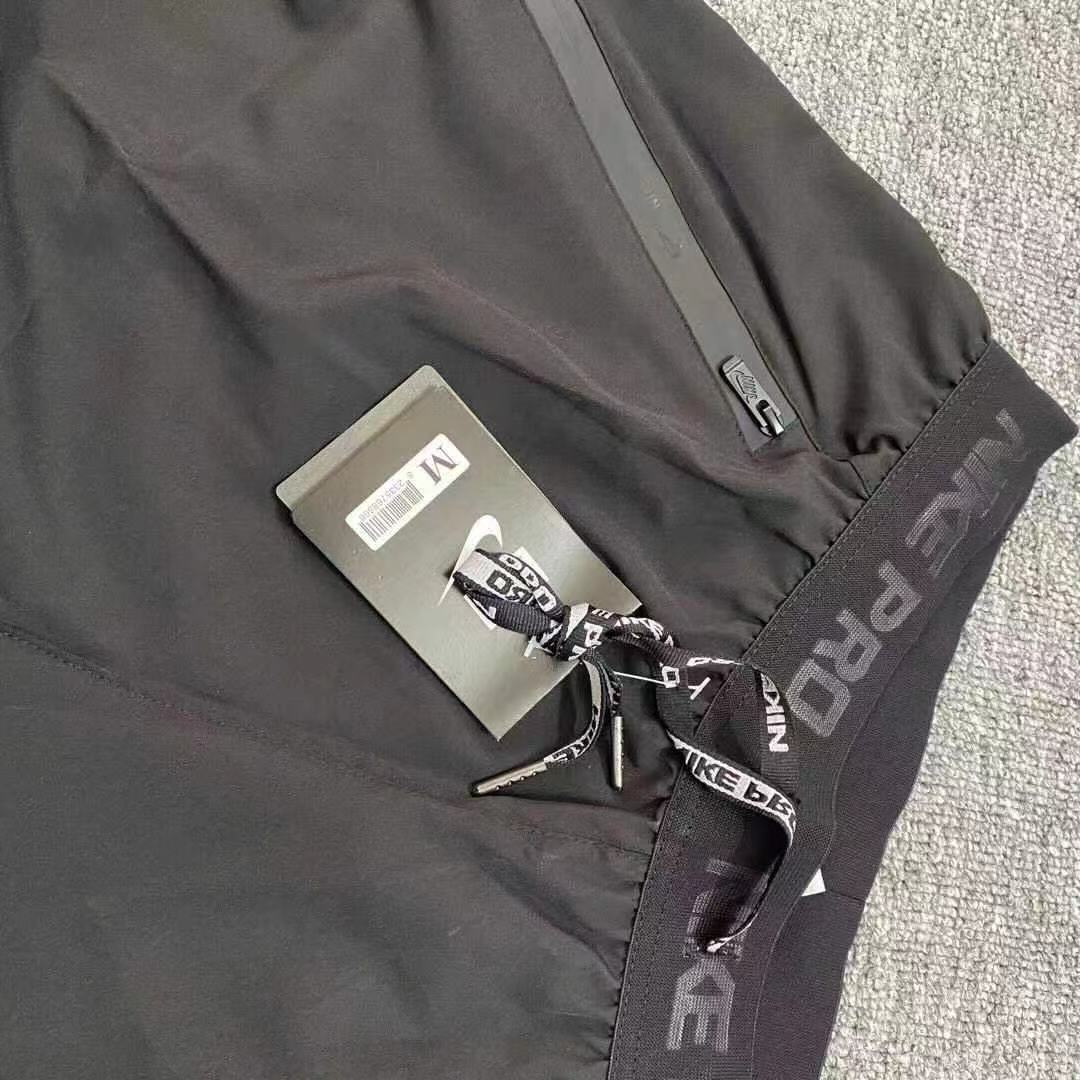 NIKE 冰絲彈力短褲 速乾