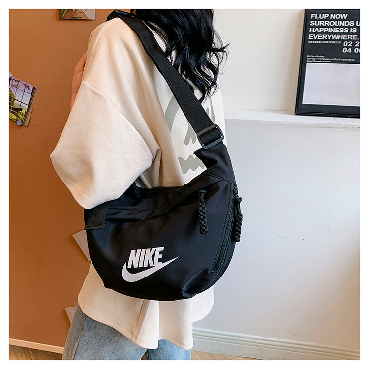 NIKE Tech Hip 腰包 大包 字勾 郵差包