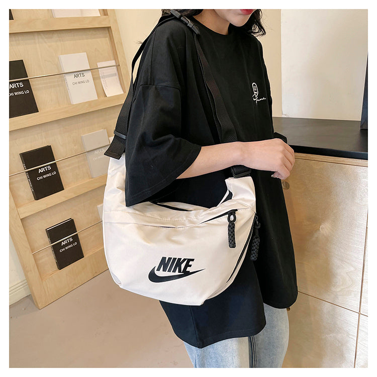 NIKE Tech Hip 腰包 大包 字勾 郵差包