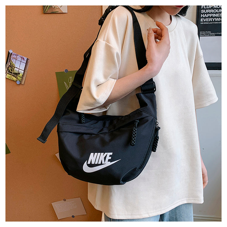 NIKE Tech Hip 腰包 大包 字勾 郵差包