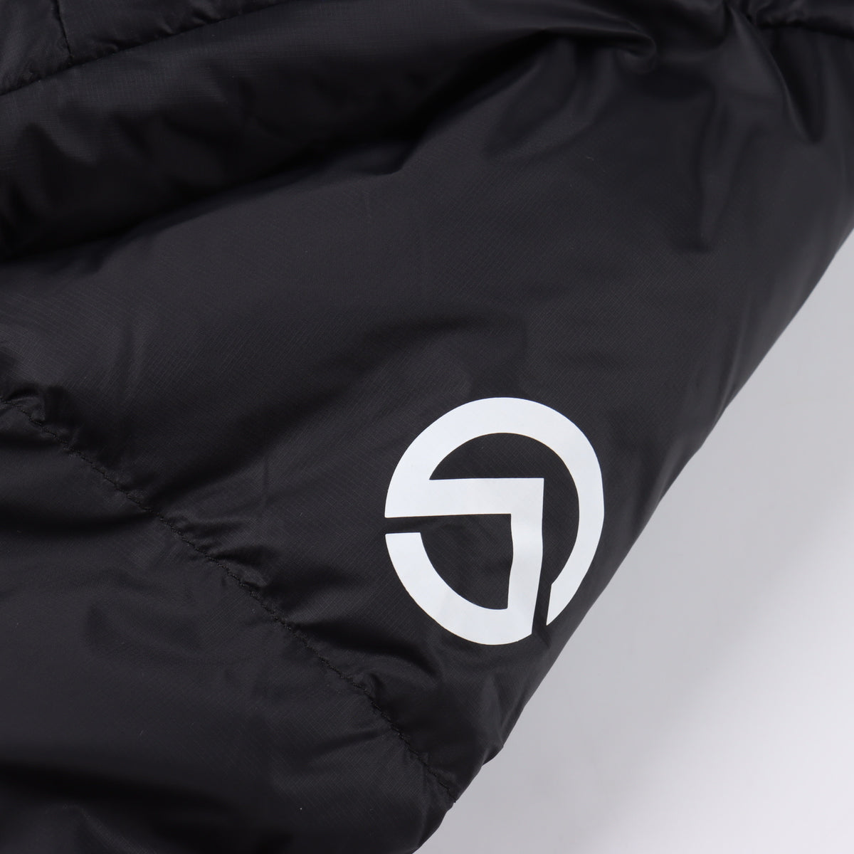 【預購5-7天發貨】THE NORTH FACE 連帽羽絨外套 黑色